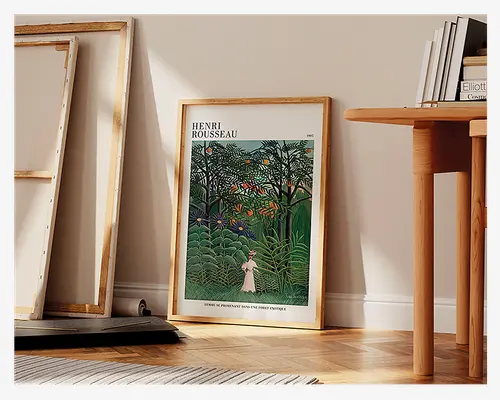 Plakat Femme Se Promenant Dans Une Foret Exotique