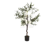 Høj kunstig plante med snoet brun stamme og flere grene med tætte, realistiske grønne blade med lyse kanter. Planten står i en enkel sort potte med kunstig jord i bunden. Udseendet er frodigt og naturtro, velegnet til indendørs dekoration.