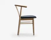 Spisebordsstol i massiv eg