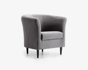 En moderne lænestol med rundet ryg og sider, polstret med glat gråt stof. Stolen har en tyk, polstret siddepude for komfort og står på fire slanke, koniske sorte ben. Designet er kompakt og stilfuldt, velegnet til moderne indretning.