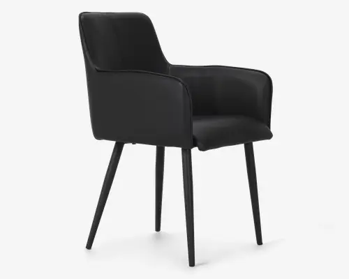 Moderne stol med sort polstret sæde og ryglæn, der har let buede armlæn for ekstra komfort. Stolen står på fire slanke, skråtstillede metalben, hvilket giver et stilrent og minimalistisk udtryk. Polstringen ser glat og nem at rengøre ud, velegnet til både hjemmet og kontoret.