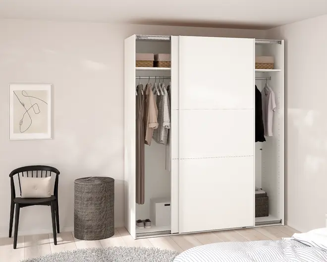 Garderobeskab Case hvid B. 179 x H. 221 cm