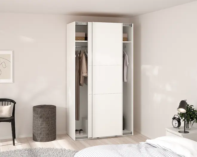 Garderobeskab Case hvid B. 119 x H. 221 cm