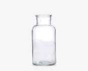Klar glasbeholder med cylindrisk krop, bred åbning og tyk kant. Glasset har en glat overflade og flad bund, velegnet til opbevaring af tørvarer, væsker eller dekorative genstande. Det gennemsigtige design gør det nemt at se indholdet.