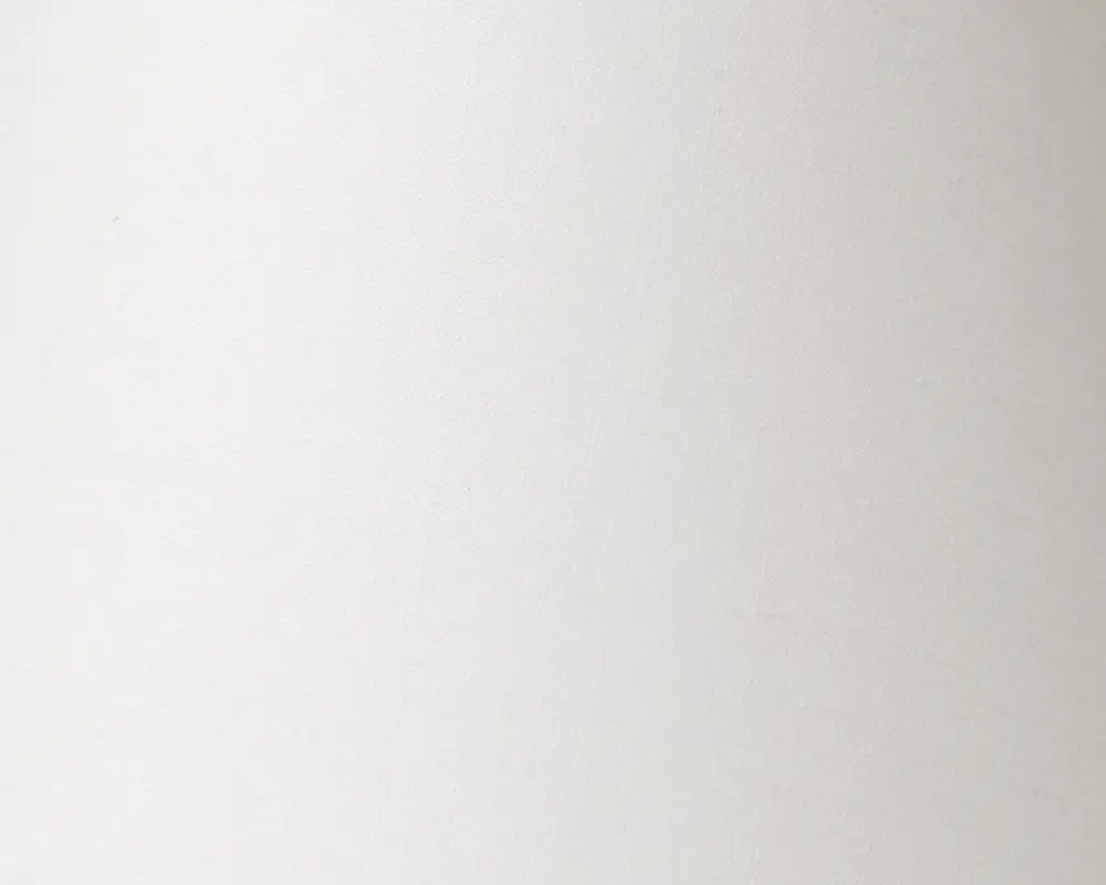 Glat, mat hvid overflade med en diskret gradient fra venstre mod højre, hvilket giver et rent og minimalistisk udtryk. Ingen synlig tekstur, mønstre eller markeringer.