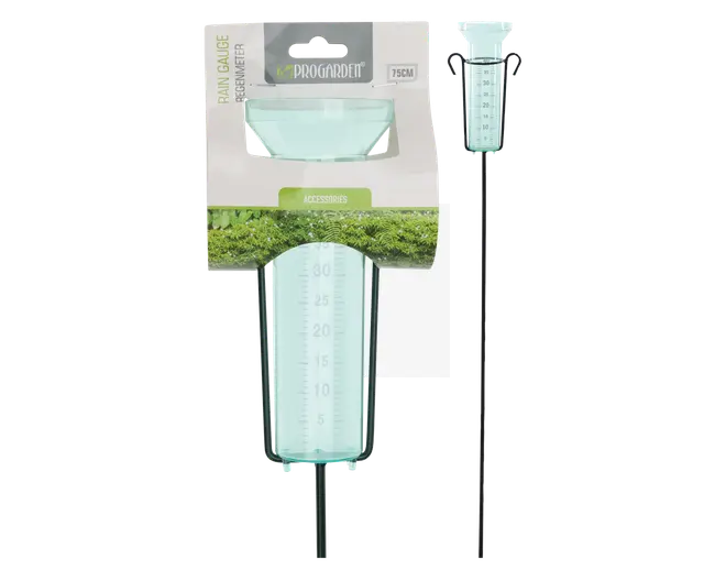 Gennemsigtig cylindrisk målebeholder med tydelige volumenmarkeringer op til 35 millimeter, monteret på en lang sort pind for nem placering i jorden. Beholderen er lavet af holdbar plast og er designet til at opsamle og måle nedbør. Emballagen har en grøn og hvid etiket med produktinformation og et udskåret hul til ophængning.