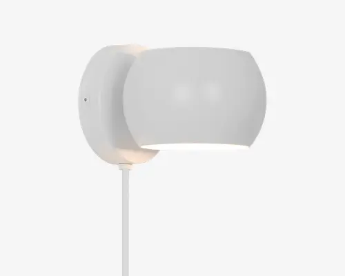 Moderne vægmonteret lampe med en glat, rund skærm i mat hvid og en cirkulær base. Designet er minimalistisk, lyset rettes nedad, og der er en synlig ledning, der går ud fra bunden. Lampen har et rent og nutidigt udtryk, der passer til mange indretninger.