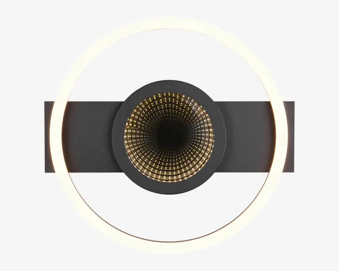 Moderne væglampe med en cirkulær LED-ring, der udsender et blødt hvidt lys, og omkranser et sort midterstykke. Midten har en infinity-spejleffekt med små, jævnt fordelte LED-lys, der skaber en tunnel-lignende illusion. Designet kombinerer mat sort med oplyste elementer for et moderne og iøjnefaldende udtryk.