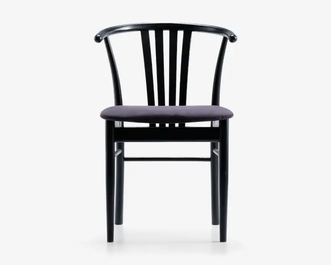 Spisebordsstol i sortlakeret bøg