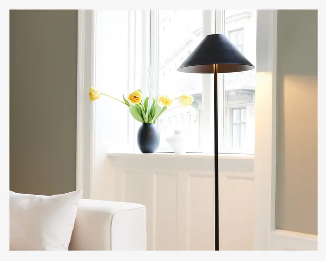 Gulvlampe Hygge sort H. 140 cm