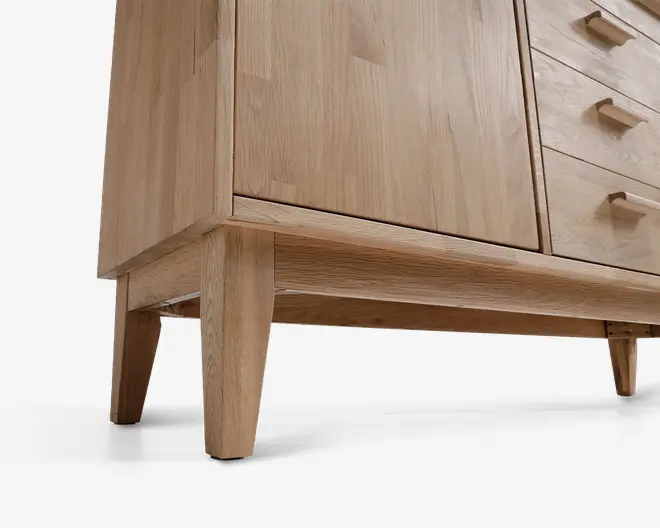 Skænk i hvidolieret eg B. 154 cm