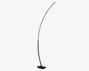 Høj, moderne gulvlampe med et slankt, buet design. Lampen har en sammenhængende, buet LED-lysbånd langs hele længden, monteret på en solid, rektangulær fod. Overfladen er glat og metallisk, hvilket giver et stilrent og moderne udtryk, der passer til minimalistiske eller moderne indretninger.