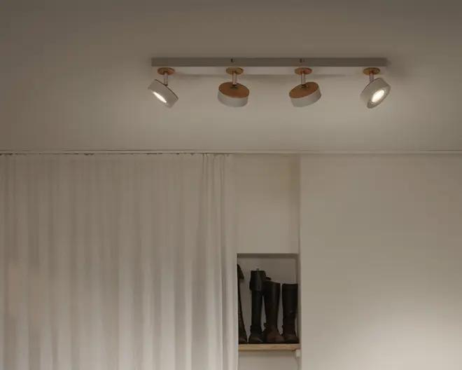 Loftlampe spot Pluto hvid L.69,8 cm