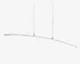Et moderne, minimalistisk pendellampe-armatur med en slank, buet kromstang ophængt fra loftet med to tynde stænger. Stangen har en række små, jævnt fordelte LED-lys indbygget på undersiden, hvilket giver et rent og nutidigt udtryk. Det samlede design er strømlinet og elegant, velegnet til moderne indretning.