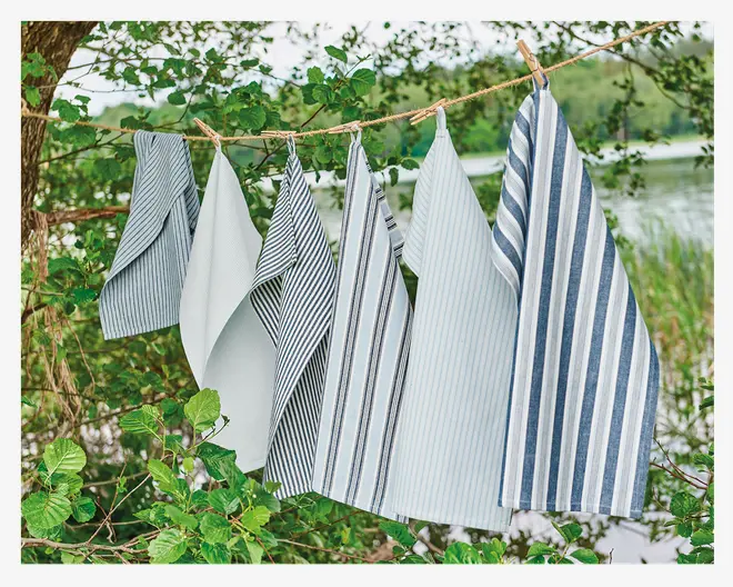 Viskestykke blomster hvid/brun/blå 50x70 cm 