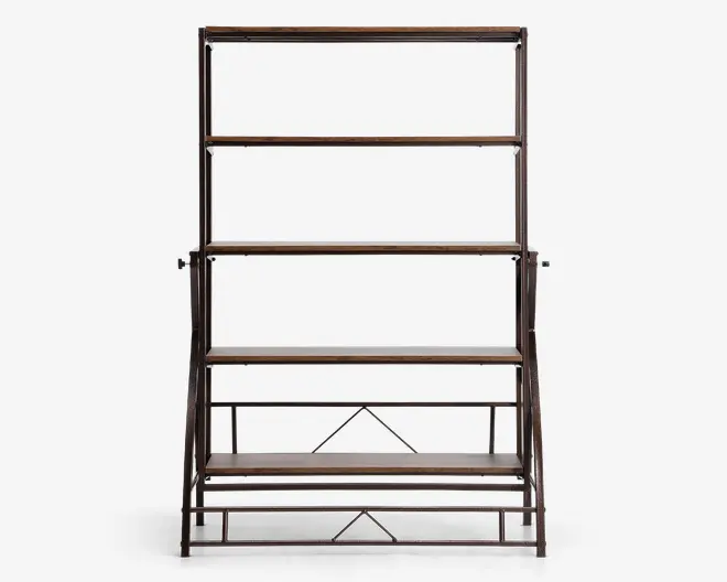 En høj reolenhed med en robust metalramme og fem jævnt fordelte hylder af træ. Designet har rene, lige linjer og en åben bagside, hvilket giver et moderne, industrielt udtryk. Hylderne er rektangulære og ser ud til at være lavet af mørkt træ, som står i kontrast til rammens metalfinish. Basen har ekstra metalsupport for stabilitet.