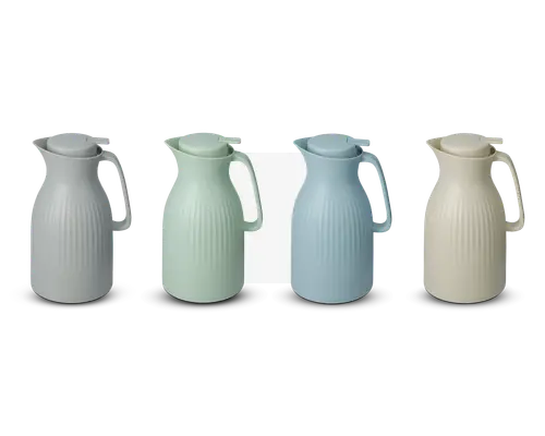 Sæt med fire termokander i pastelfarver: lysegrå, mintgrøn, lyseblå og creme. Hver kande har en mat overflade, lodrette riller og et bredt, ergonomisk håndtag for nem hældning. Lågene er designet til at lukke tæt for at holde på temperaturen, og tudene er formet til drypfri servering. Kanderne har et moderne, minimalistisk design, der passer til både hjem og kontor.