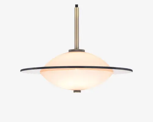 Loftlampe med et moderne, minimalistisk design og en kuppelformet skærm i mat glas. Skærmen er delt vandret af en tynd, metallisk ring, hvilket giver lampen et stilrent, UFO-lignende udtryk. Lampen hænger ned fra en lige stang i børstet metal, som tilføjer et nutidigt præg. Det matte glas spreder lyset jævnt og giver en blød, behagelig belysning.