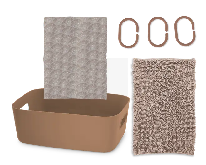 Sættet indeholder en rektangulær opbevaringskurv med afrundede hjørner og indbyggede håndtag, lavet af glat, mat brun plastik. Der medfølger også tre matchende ovale kroge, en tekstureret bademåtte med bløde, tykke chenille-løkker i taupe farve samt et mønstret håndklæde med et diskret skælmønster i lysegrå nuancer. Produkterne er afstemt i neutrale farver for et harmonisk udtryk.