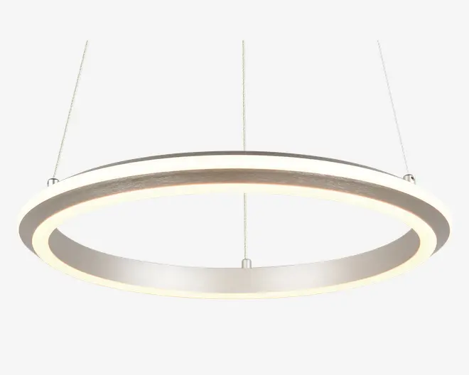 Et moderne, cirkulært pendellys med et slankt, minimalistisk design. Lampen har en bred, flad ring med integreret LED-belysning langs den indvendige kant, hvilket giver jævn belysning. Den hænger fra loftet i tre tynde metalwirer, hvilket giver et svævende udtryk. Overfladen er mat hvid og passer godt til moderne indretning.