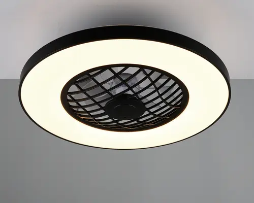 Moderne loftsarmatur med en cirkulær LED-lyskrans og sort ramme. Midten har en indbygget ventilator med et beskyttende sort gitter, der giver både belysning og luftcirkulation. Designet er stilrent og minimalistisk, velegnet til moderne indretning.