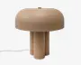 Svampeformet lampe med en glat beige, afrundet skærm, tre cylindriske ben og en hvid ledning.