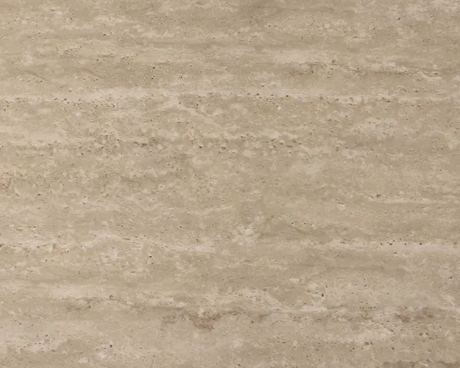 Lys beige overflade med diskrete horisontale striber og naturlig stenstruktur. Overfladen er mat med fine prikker og bløde farvevariationer, hvilket giver et jordnært og organisk udtryk. Mønsteret er ensartet og afdæmpet, velegnet til at skabe en neutral og elegant baggrund.