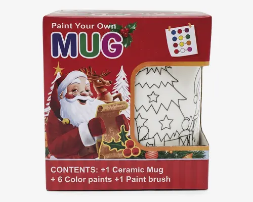 Produktet er et sæt, der indeholder et keramikkrus med et juletema-outline-design med stjerner, juletræer og julekugler, klar til at blive malet. Sættet indeholder også seks forskellige farver maling og én pensel. Emballagen er festlig med julemanden og et rensdyr og fremhæver indholdet og maleaktiviteten.