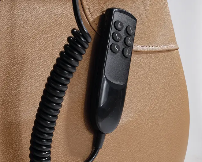 Stol m/indbygget skammel og løftefunktion