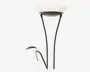 Høj gulvlampe med moderne design, der har en stor, opadrettet skålformet skærm i mat glas øverst og en mindre, justerbar læselampe med tilsvarende mat glasskærm på en buet arm. Lampen har en mørk metalramme med tre slanke stænger, der bærer hovedskærmen, samt en separat arm til læselampen.