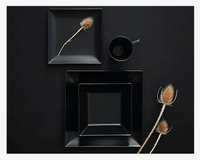 Quadro Stoneware 21 cm Sort