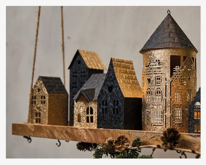 Hus t/fyrfadslys metal 7x6x18 cm