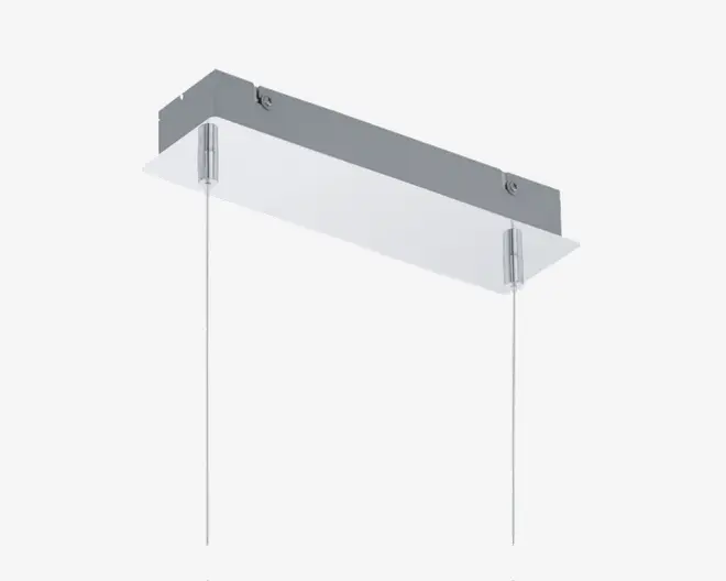 Rektangulært loftmonteret armatur med et slankt, moderne design. Kroppen er lavet af et metallisk materiale med mat grå finish, og undersiden har en mat hvid diffuser, der sikrer jævn lysfordeling. To tynde, lodrette ophængningskabler går ned fra hver ende, hvilket indikerer, at armaturet er beregnet til at hænge fra loftet. Armaturet har rene linjer og et minimalistisk udtryk, der passer til moderne indretning.