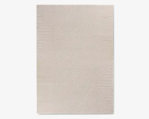 Rektangulær overflade med et diskret geometrisk mønster af krydsende diagonale linjer, der danner store diamant- og chevronformer. Farven er lys beige eller offwhite, og teksturen ser let forhøjet ud, hvilket giver et moderne og minimalistisk udtryk.