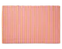 Rektangulær måtte med skiftevis lodrette striber i orange og pink. Overfladen har et diskret tekstureret mønster, og kanterne er pænt afsluttet. Farverne er klare og giver måtten et livligt og moderne udtryk.