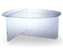 Et moderne sofabord lavet helt af klart glas, med et unikt design bestående af en oval bordplade og to krydsende lodrette glasplader som base. Kanterne er glatte og afrundede, hvilket giver bordet et elegant og minimalistisk udtryk. Den gennemsigtige konstruktion skaber et let og luftigt look, der passer godt til moderne indretning.