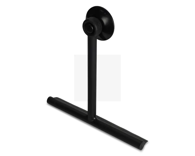 Sort T-formet metalstativ med en rund sugekop øverst til montering. Stativet har en vandret base for stabilitet og en lodret støttearm. Designet er minimalistisk og robust, velegnet til at holde eller fremvise genstande sikkert.
