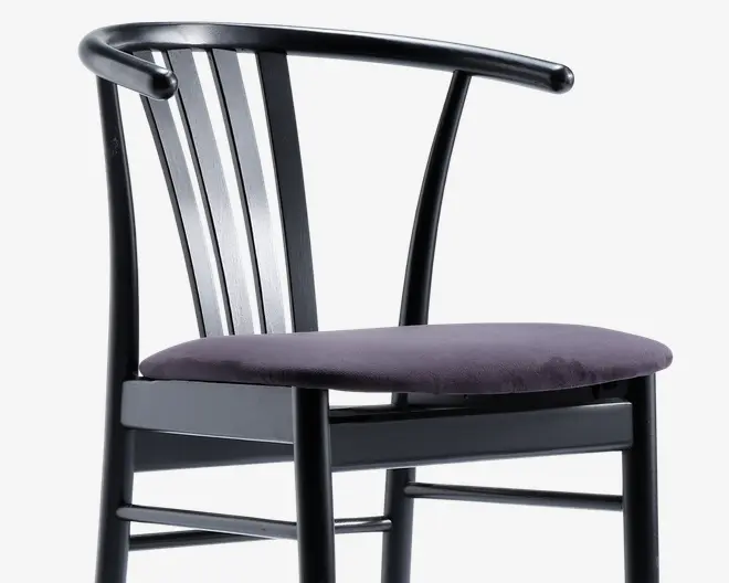 Spisebordsstol i sortlakeret bøg