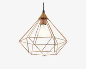 En pendellampe med et geometrisk, åbent stel lavet af tynde metalstænger i en varm kobberfarve. Stellet danner en diamantlignende form omkring en enkelt synlig pære, som hænger fra en kobberfarvet fatning. Lampen har et moderne og industrielt udtryk med fokus på rene linjer og et minimalistisk design.