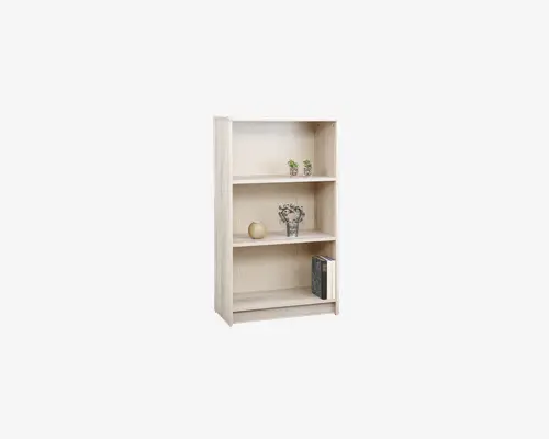 Reol med lys træfinish og tre åbne hylder. Hylderne er jævnt fordelt og viser dekorative genstande, herunder små potteplanter, en vase med blomster, en rund keramisk genstand og et par bøger. Designet er enkelt og moderne med rene linjer og en glat overflade.