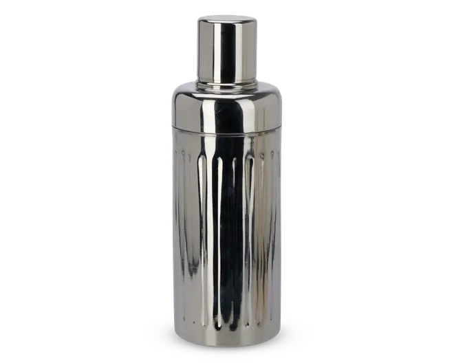 En slank, cylindrisk beholder i rustfrit stål med en blank, spejl-lignende overflade. Kroppen har lodrette, jævnt fordelte riller, som giver ekstra greb og et stilfuldt udseende. Toppen har et matchende låg, der sidder sikkert og bevarer det strømlinede design.