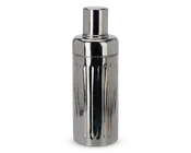 En slank, cylindrisk beholder i rustfrit stål med en blank, spejl-lignende overflade. Kroppen har lodrette, jævnt fordelte riller, som giver ekstra greb og et stilfuldt udseende. Toppen har et matchende låg, der sidder sikkert og bevarer det strømlinede design.