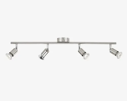 Moderne loftmonteret armatur med børstet nikkelfinish, udstyret med fire justerbare cylindriske spotlys, der sidder på en lige, vandret stang. Hvert spotlys kan vinkles individuelt for at rette lyset, hvor det ønskes, hvilket gør det velegnet til accent- eller arbejdsbelysning. Designet er slankt og minimalistisk, ideelt til moderne indretning.