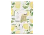 Rektangulær dug, måler 180 x 130 cm, med et livligt mønster af hele og skivede gule citroner samt grønne blade på hvid baggrund. Materialet er vandafvisende og egner sig til både indendørs og udendørs brug. Designet er friskt og sommerligt, perfekt til at lyse spiseområdet op.