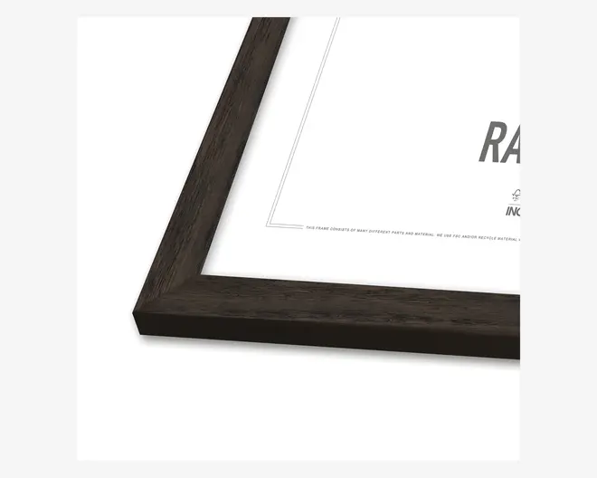 Nærbillede af et rektangulært rammehjoerne med en glat, mat sort træfinish. Rammen har rene, lige kanter og et moderne, minimalistisk design. Det synlige område viser tætte, præcise samlinger og en flad profil, der passer til moderne indretning.