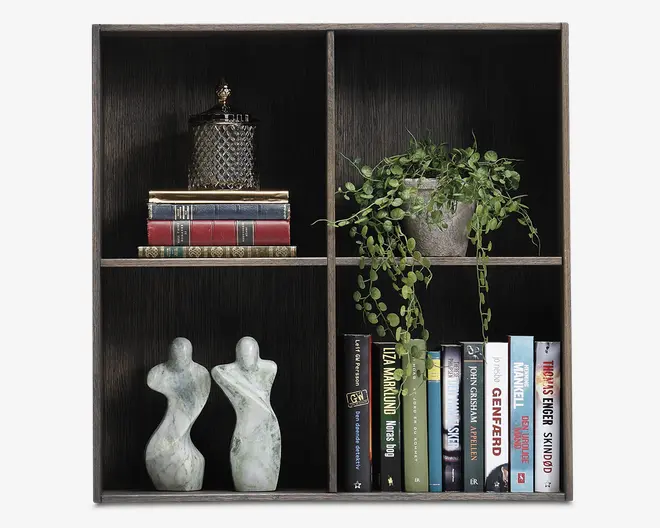 Væghængt bogreol røget eg