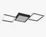 Moderne loftlampe med en central sort, kvadratisk base og matteret diffuser, der giver blødt lys. To åbne, geometriske kvadratiske rammer strækker sig ud fra hver side af basen, begge med integrerede LED-lys langs de indvendige kanter, hvilket giver et nutidigt og kunstnerisk udtryk. Lampen kombinerer mat sort og hvid finish for en markant kontrast, velegnet til minimalistiske eller moderne indretninger.
