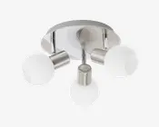 Loftlampe med tre justerbare arme, hver med en mat hvid glaskuppel som skærm. Basen er halvcirkelformet og har en poleret kromfinish, hvilket giver et moderne og stilrent udtryk. Metalarmene og beslagene er i børstet nikkel, som understreger det moderne design.