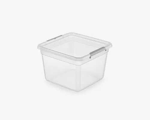 Gennemsigtig, firkantet plastikbeholder med hvidt låg og gråt håndtag. Beholderen er transparent, så indholdet kan ses. Låget slutter tæt, og håndtaget gør det nemt at bære.