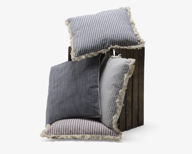 Pude blå m/frynser 45x45 cm